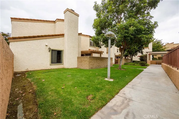 2702 Via Colina 8, Fullerton, California 92835