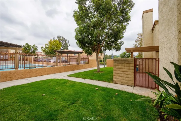 2702 Via Colina 8, Fullerton, California 92835