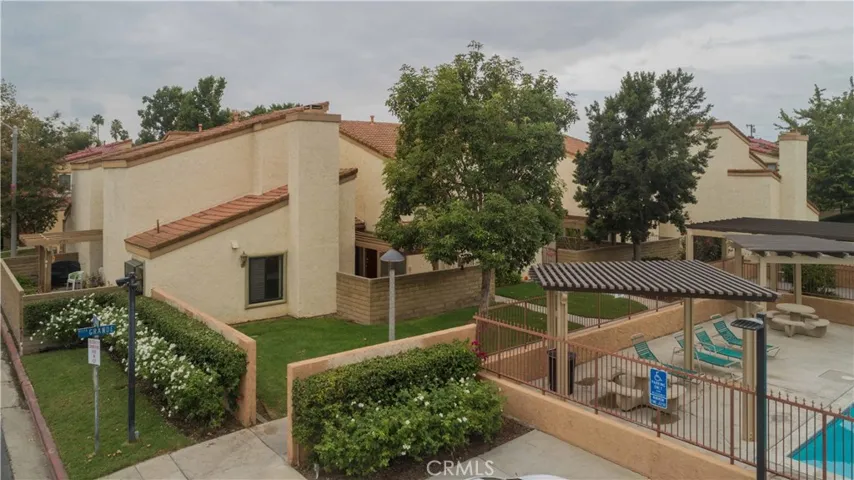 2702 Via Colina 8, Fullerton, California 92835