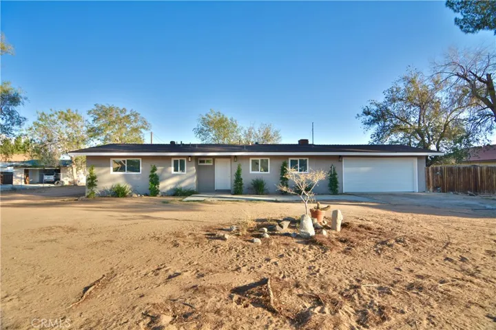 13969 Hopi Road, Apple Valley, California 92307