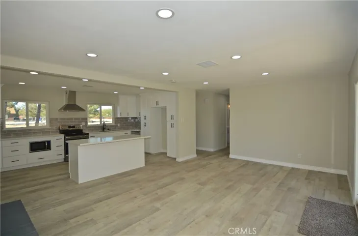 13969 Hopi Road, Apple Valley, California 92307