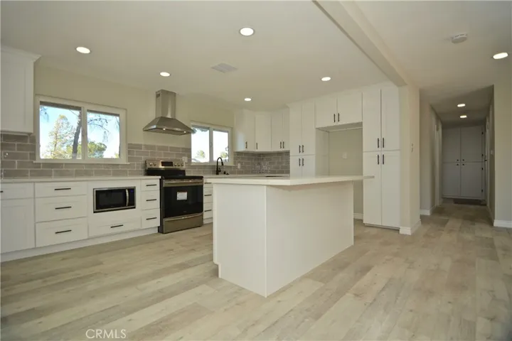 13969 Hopi Road, Apple Valley, California 92307