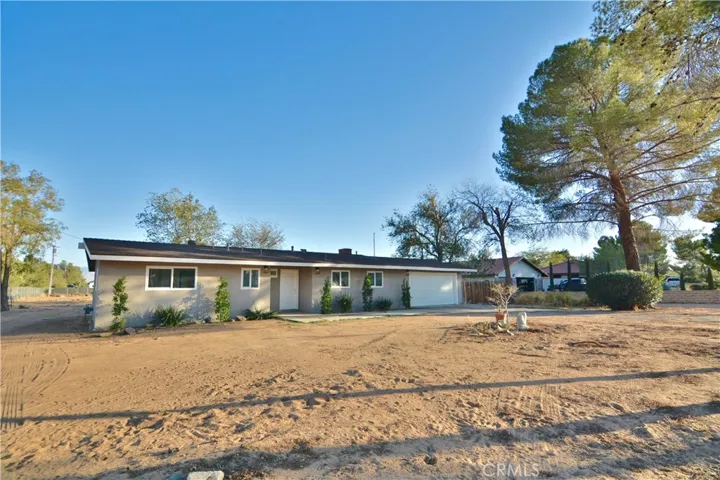 13969 Hopi Road, Apple Valley, California 92307
