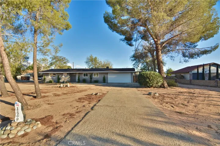 13969 Hopi Road, Apple Valley, California 92307