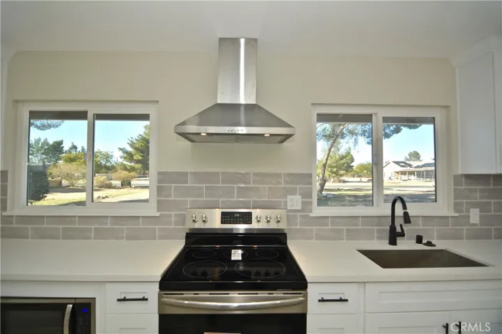 13969 Hopi Road, Apple Valley, California 92307
