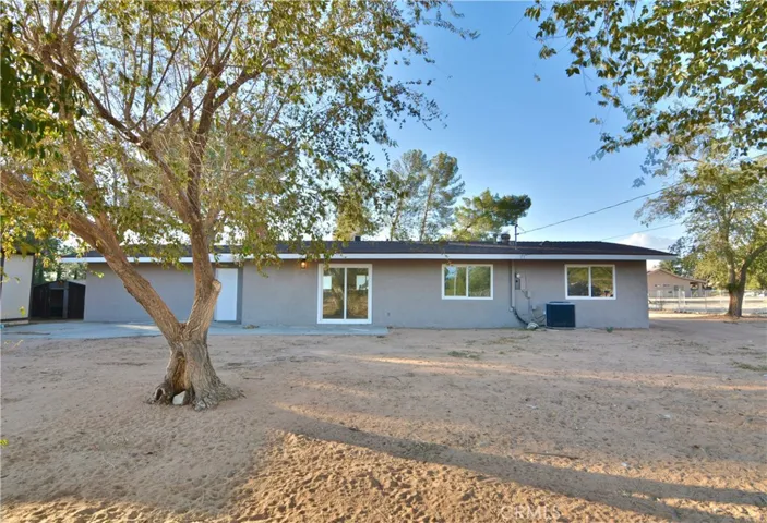 13969 Hopi Road, Apple Valley, California 92307