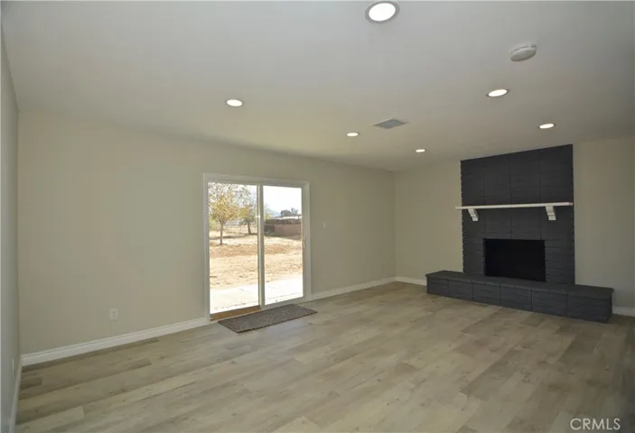 13969 Hopi Road, Apple Valley, California 92307