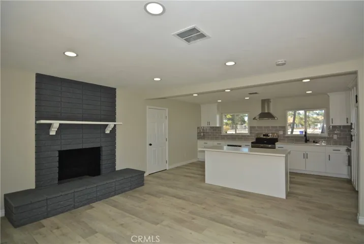 13969 Hopi Road, Apple Valley, California 92307