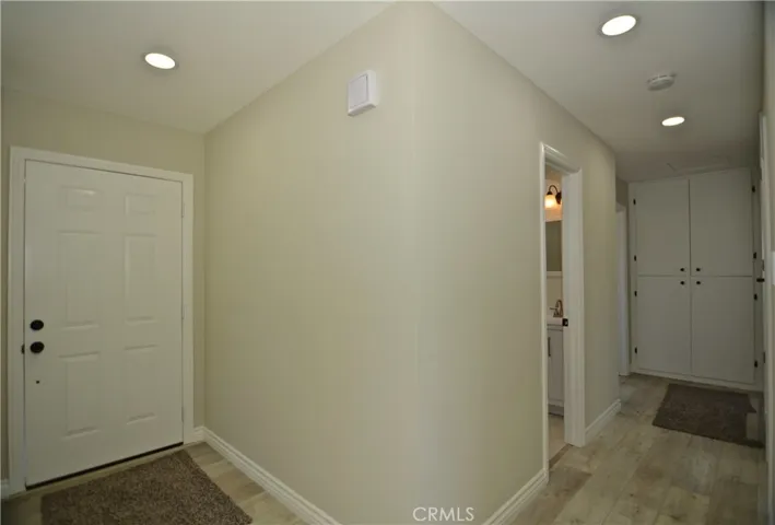 13969 Hopi Road, Apple Valley, California 92307