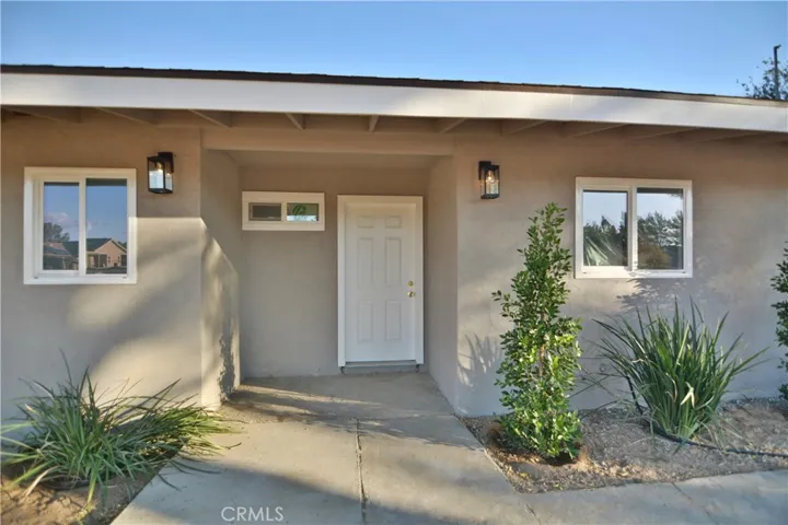 13969 Hopi Road, Apple Valley, California 92307