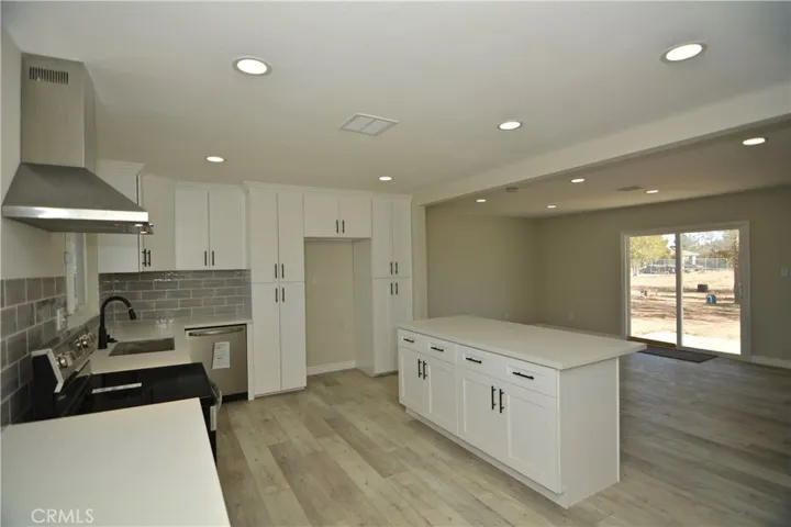 13969 Hopi Road, Apple Valley, California 92307