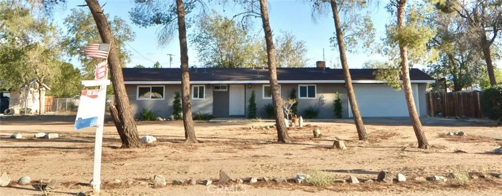 13969 Hopi Road, Apple Valley, California 92307