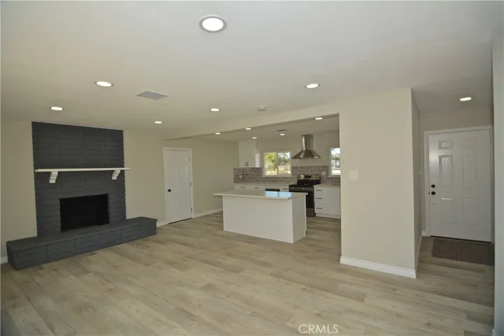 13969 Hopi Road, Apple Valley, California 92307