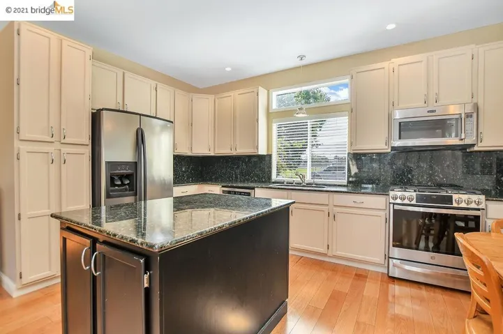 360 W Ruby St, Oakley, California 94561
