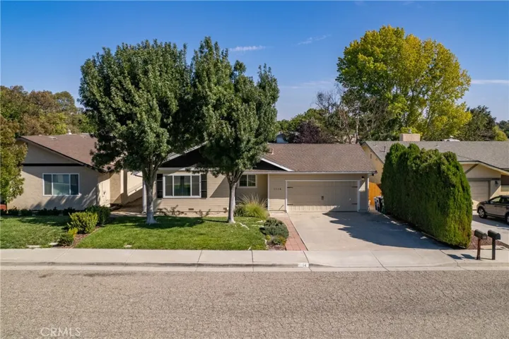 1114 Samantha Drive, Paso Robles, California 93446