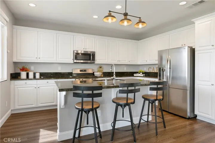 223 Parkview Court, Calimesa, California 92320