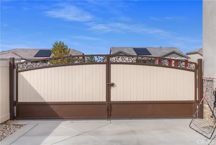 223 Parkview Court, Calimesa, California 92320