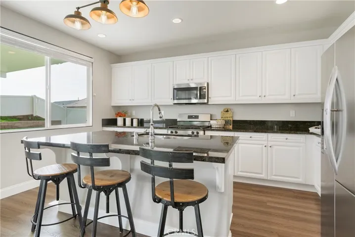 223 Parkview Court, Calimesa, California 92320