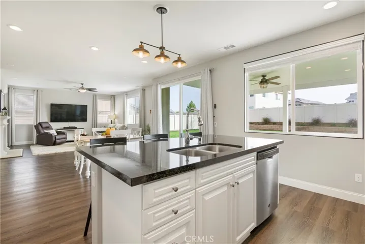 223 Parkview Court, Calimesa, California 92320