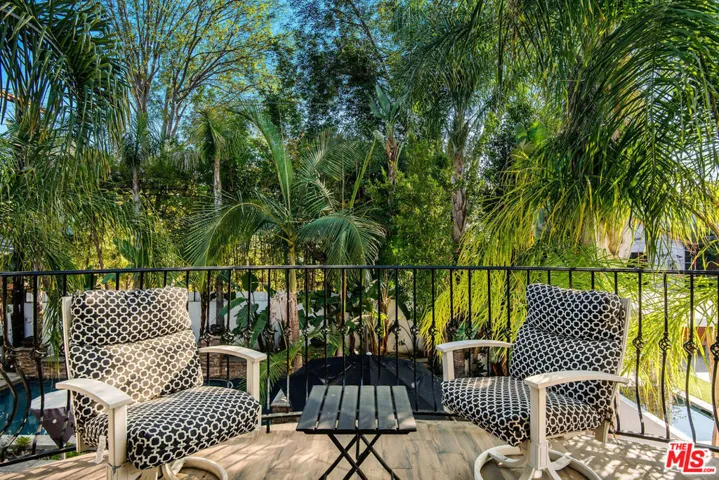 13046 Ventura Boulevard, Studio City, California 91604