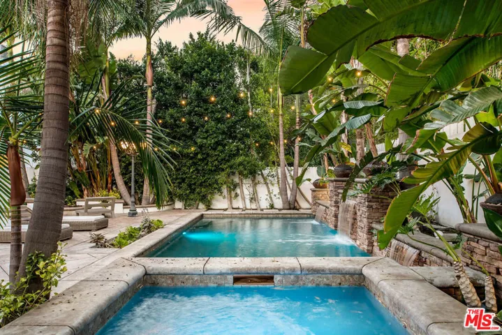 13046 Ventura Boulevard, Studio City, California 91604