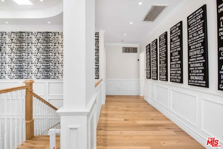 13046 Ventura Boulevard, Studio City, California 91604
