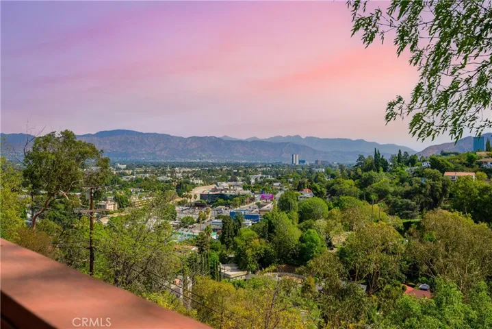 11543 Laurelcrest Drive, Studio City, California 91604