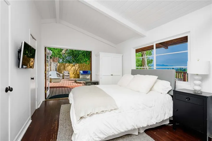 11543 Laurelcrest Drive, Studio City, California 91604