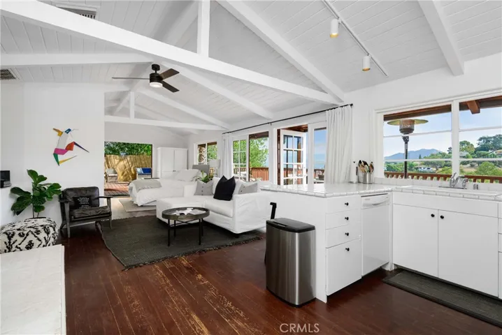 11543 Laurelcrest Drive, Studio City, California 91604