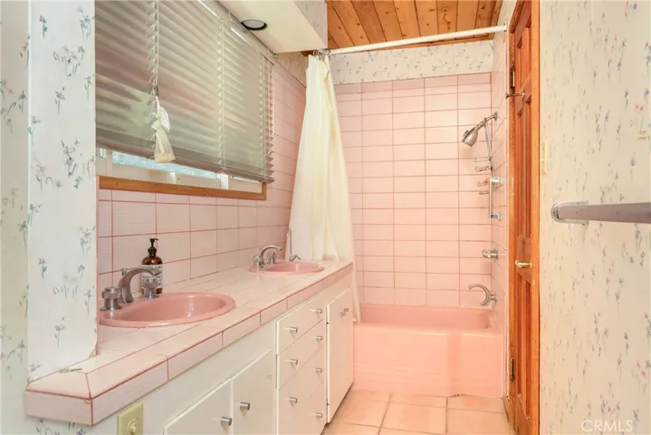 11543 Laurelcrest Drive, Studio City, California 91604