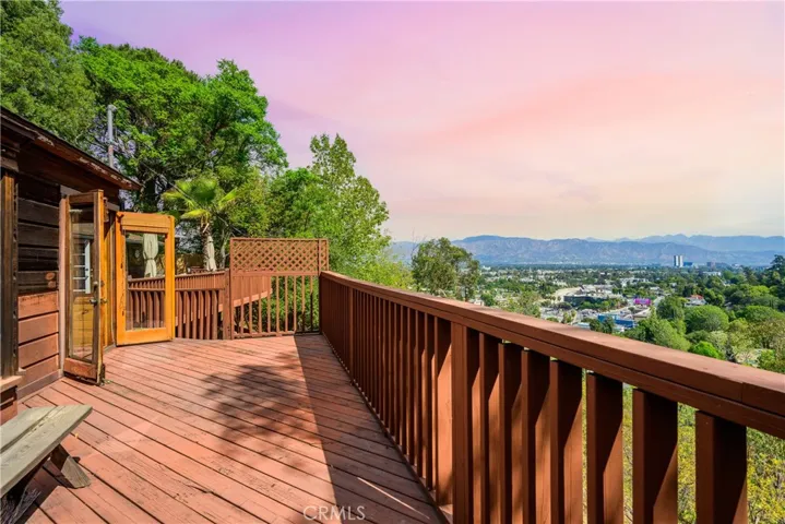 11543 Laurelcrest Drive, Studio City, California 91604