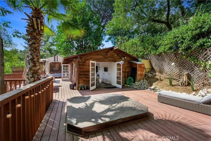 11543 Laurelcrest Drive, Studio City, California 91604