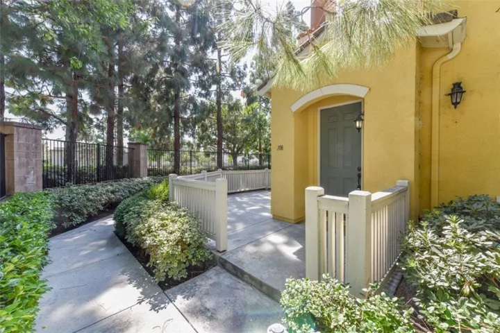 108 Timberwood, Irvine, California 92620