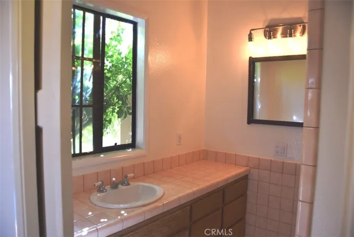 5514 W 122nd Street, Hawthorne, California 90250