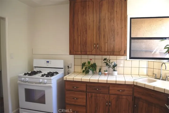 5514 W 122nd Street, Hawthorne, California 90250
