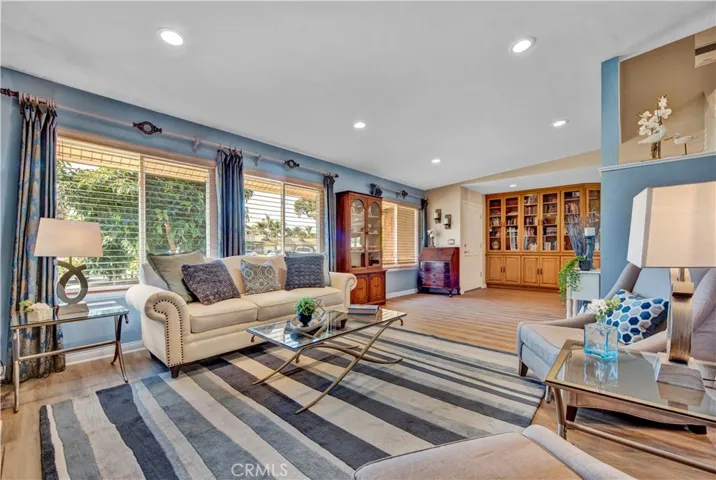 9853 Toucan Circle, Fountain Valley, California 92708