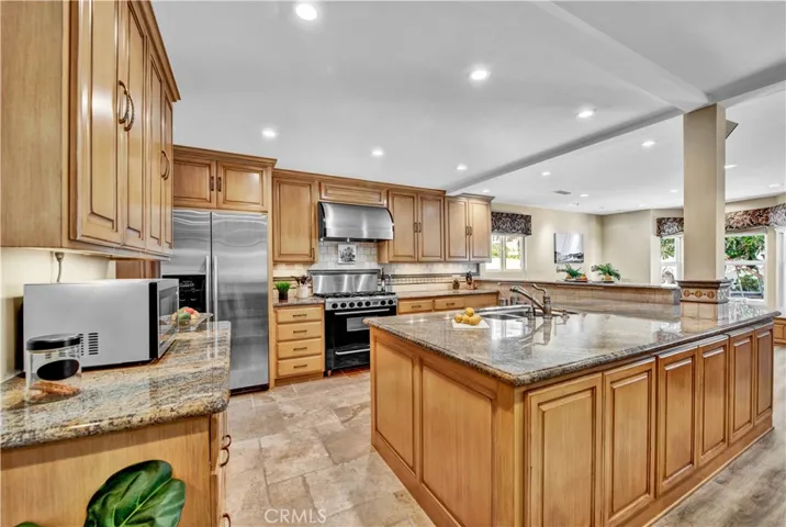 9853 Toucan Circle, Fountain Valley, California 92708