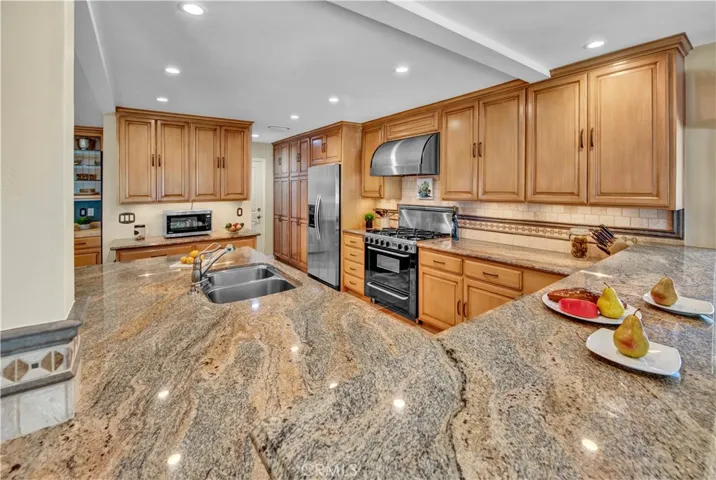 9853 Toucan Circle, Fountain Valley, California 92708
