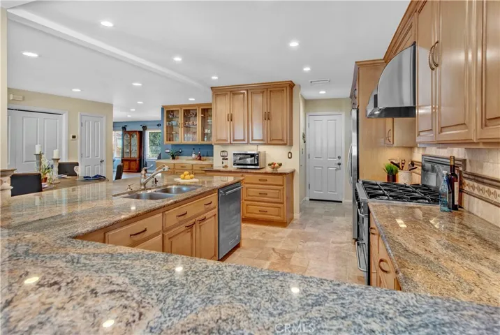 9853 Toucan Circle, Fountain Valley, California 92708