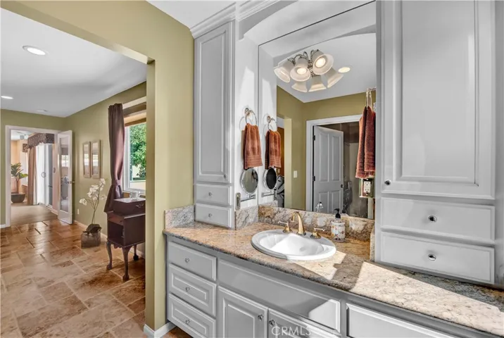 9853 Toucan Circle, Fountain Valley, California 92708