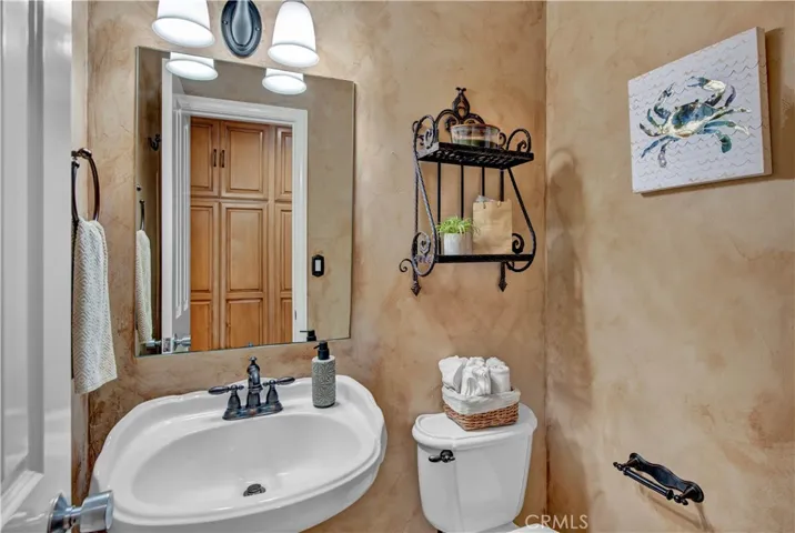 9853 Toucan Circle, Fountain Valley, California 92708