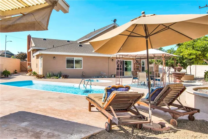 9853 Toucan Circle, Fountain Valley, California 92708