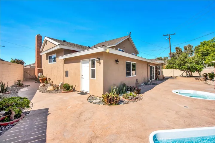 9853 Toucan Circle, Fountain Valley, California 92708