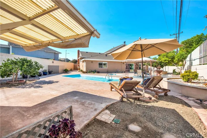 9853 Toucan Circle, Fountain Valley, California 92708