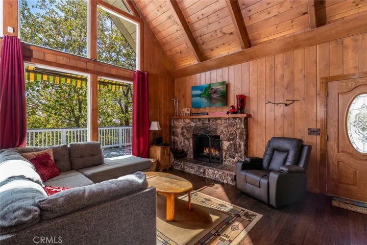 1208 Yosemite Drive, Lake Arrowhead, California 92352