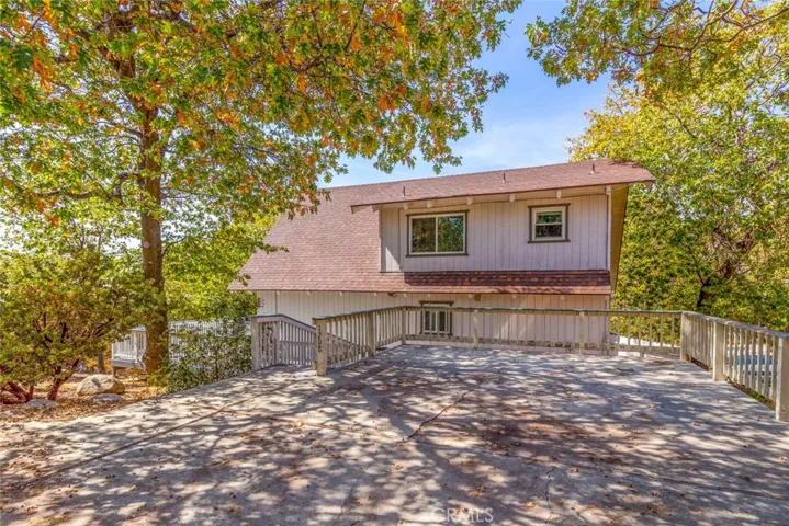 1208 Yosemite Drive, Lake Arrowhead, California 92352
