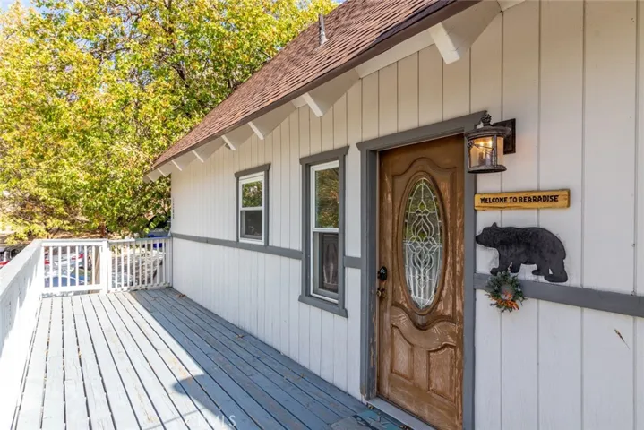 1208 Yosemite Drive, Lake Arrowhead, California 92352