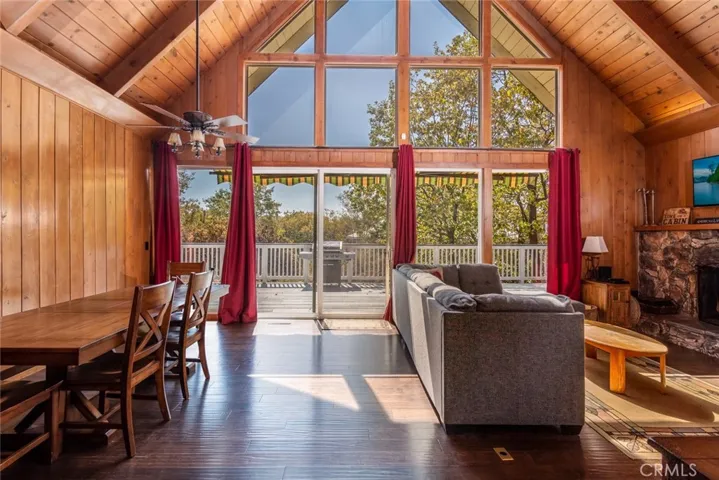 1208 Yosemite Drive, Lake Arrowhead, California 92352