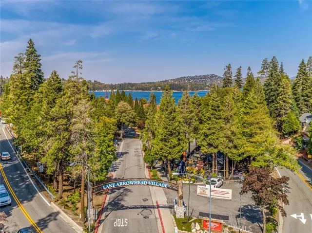 1208 Yosemite Drive, Lake Arrowhead, California 92352