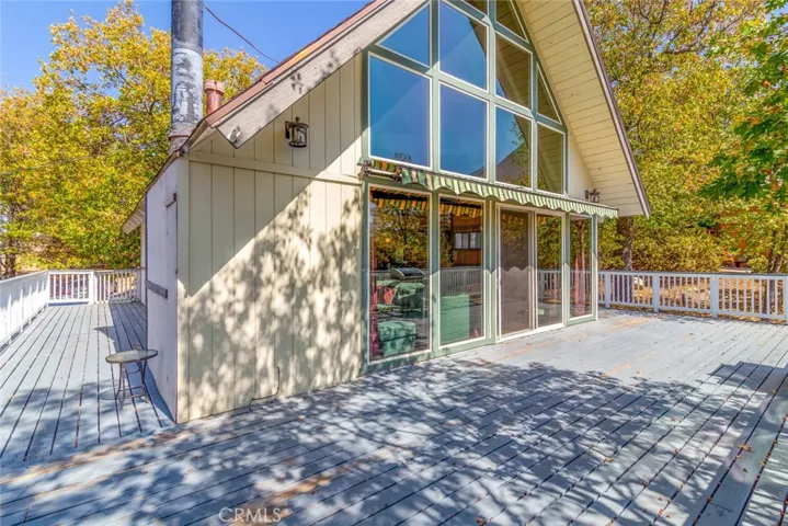 1208 Yosemite Drive, Lake Arrowhead, California 92352